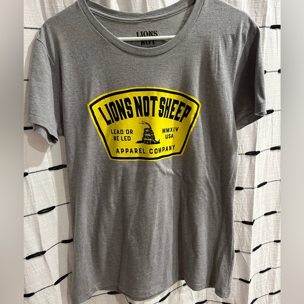 Lions Not Sheep tee